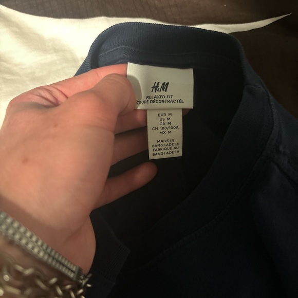 Medium H&M Mountain Rescue Graphic Tee - Picture 3 of 4